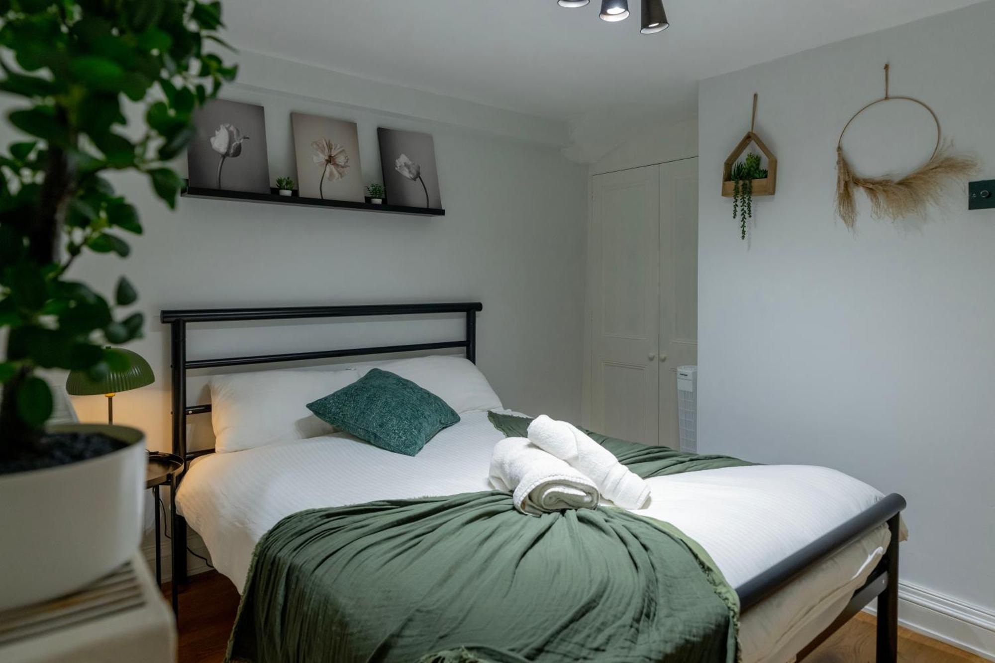 Gorgeous 2Bed House In New Road Leilighet London Eksteriør bilde